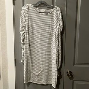 Long sleeve black and white knee length dress lightweight soft material